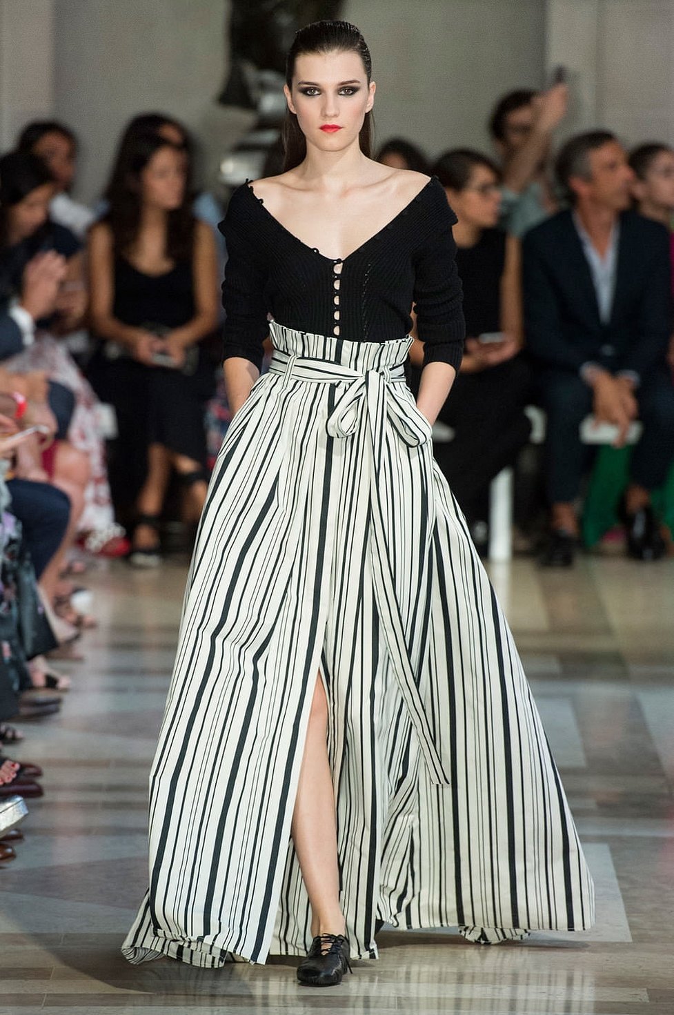 Мода 2017. Carolina Herrera Spring 2017. Carolina Herrera юбка в пол. Юбки макси 2021. Юбки макси Весна 2021.