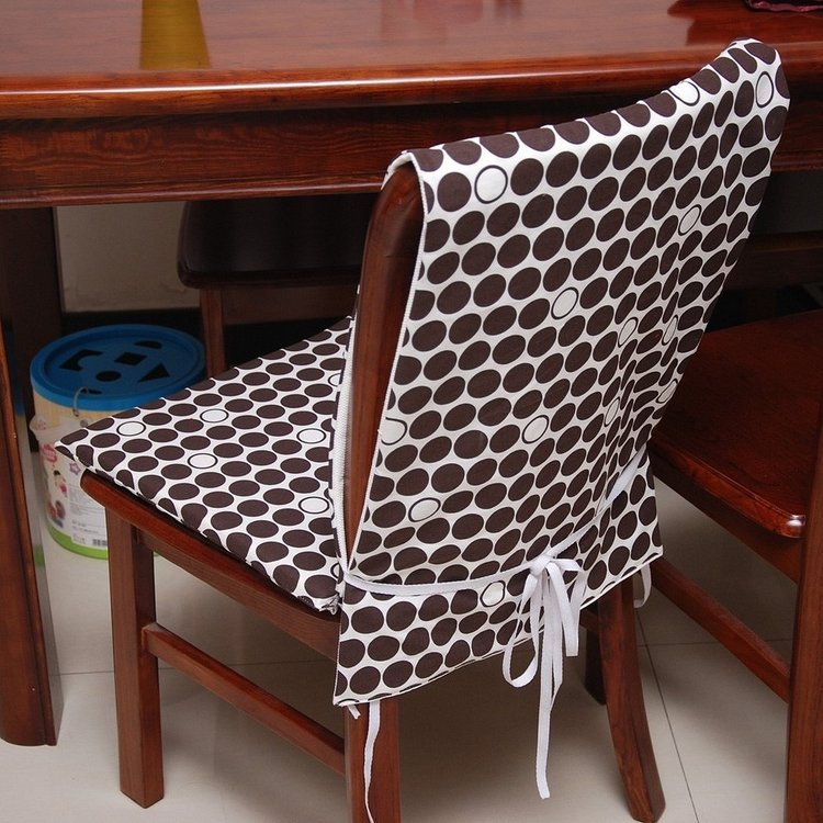 Вязанные накидки на стулья